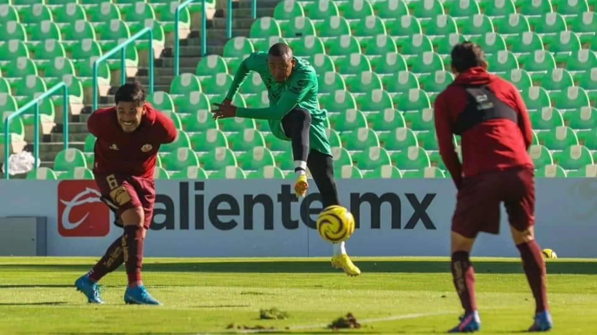 Santos Laguna (2)